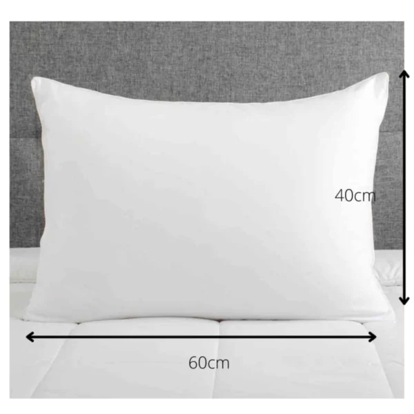 Almohada ergonómica rellena de fibra siliconada de algodón, diseñada para ofrecer un descanso confortable, fresco e higiénico. Ideal para cualquier posición al dormir. Medidas: 60x40 cm. Combo de 4 unidades por $59.900 con envío gratuito y pago contra entrega.