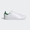 Adidas Stan Smith perfectas para los que buscan estilo y comodidad. Con un ajuste impecable, una suela con agarre y un diseño versátil, las combinaciones de colores verde, negro y blanco se adaptan a cualquier ocasión. ¡Elige la elegancia atemporal con confianza en cada paso!