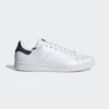 Adidas Stan Smith perfectas para los que buscan estilo y comodidad. Con un ajuste impecable, una suela con agarre y un diseño versátil, las combinaciones de colores verde, negro y blanco se adaptan a cualquier ocasión. ¡Elige la elegancia atemporal con confianza en cada paso!