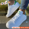 Adidas Stan Smith perfectas para los que buscan estilo y comodidad. Con un ajuste impecable, una suela con agarre y un diseño versátil, las combinaciones de colores verde, negro y blanco se adaptan a cualquier ocasión. ¡Elige la elegancia atemporal con confianza en cada paso!