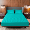 PROTECTOR DE COLCHÓN + FUNDAS Protege tu colchón con nuestro protector antifluido en microfibra, con banda de 40 cm para colchones altos y pillow-top. Su resorte perimetral lo mantiene en su lugar sin cremalleras. ¡Incluye protectores de almohada!