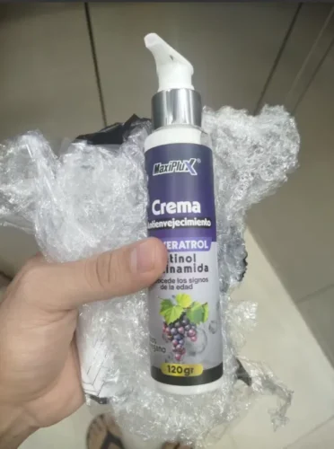 Haga clic para ver a pantalla completa CREMA RESVERATROL + ACEITE ANTIEDAD GRATIS photo review