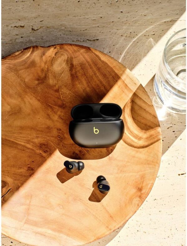 Beats Studio Buds – Auriculares inalámbricos con sonido potente, cancelación activa de ruido, modo transparencia y audio espacial Dolby Atmos. Resistentes al sudor (IPX4), cómodos y compactos, con Bluetooth 5.0, estuche de carga USB-C y compatibilidad con iOS y Android. 📦 Incluyen almohadillas en 4 tamaños y cable USB-C.